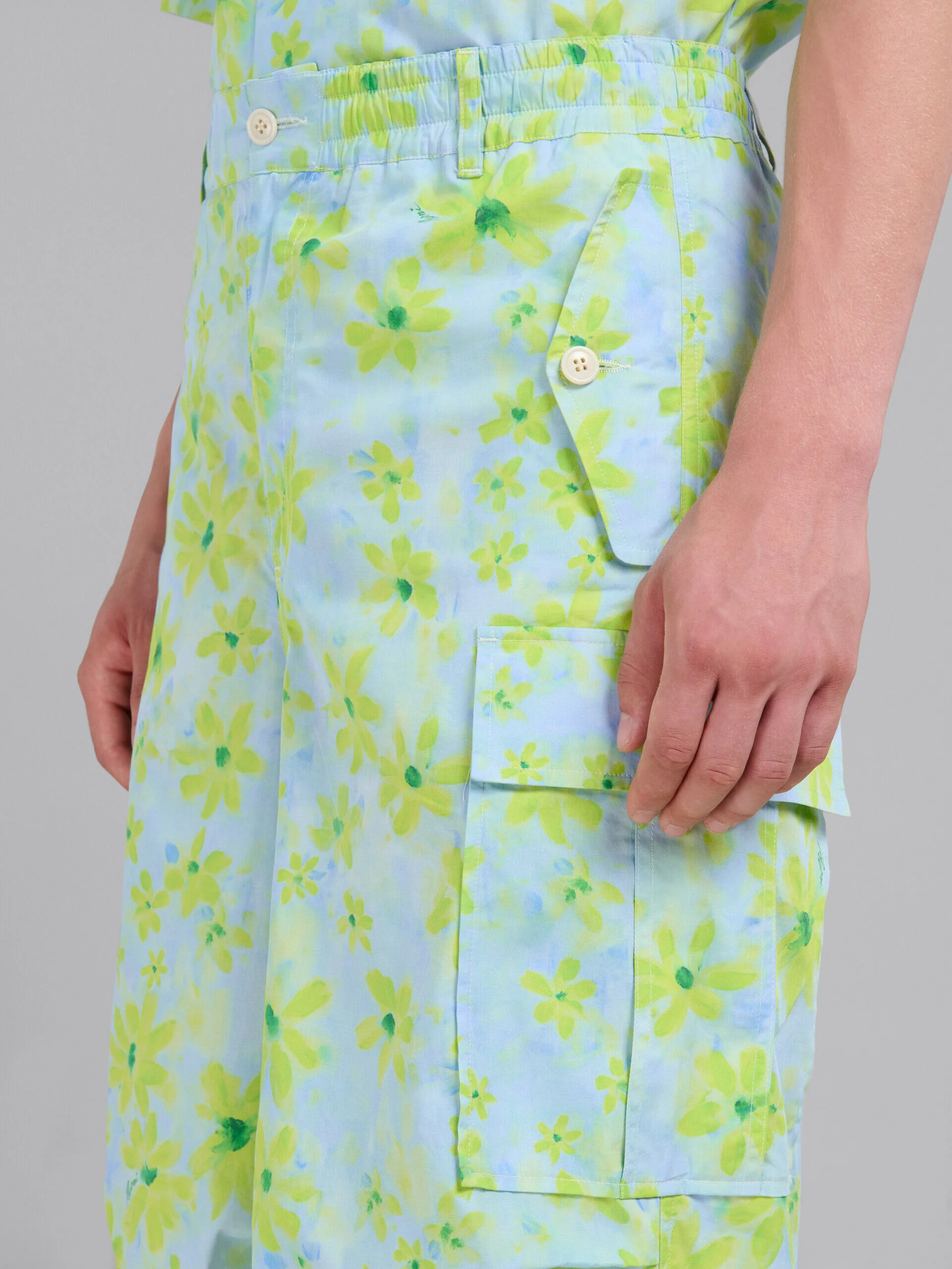 MARNI MEN'S AQUAMARINE FLORAL WIDE-LEG CARGO TROUSERS - Image 4