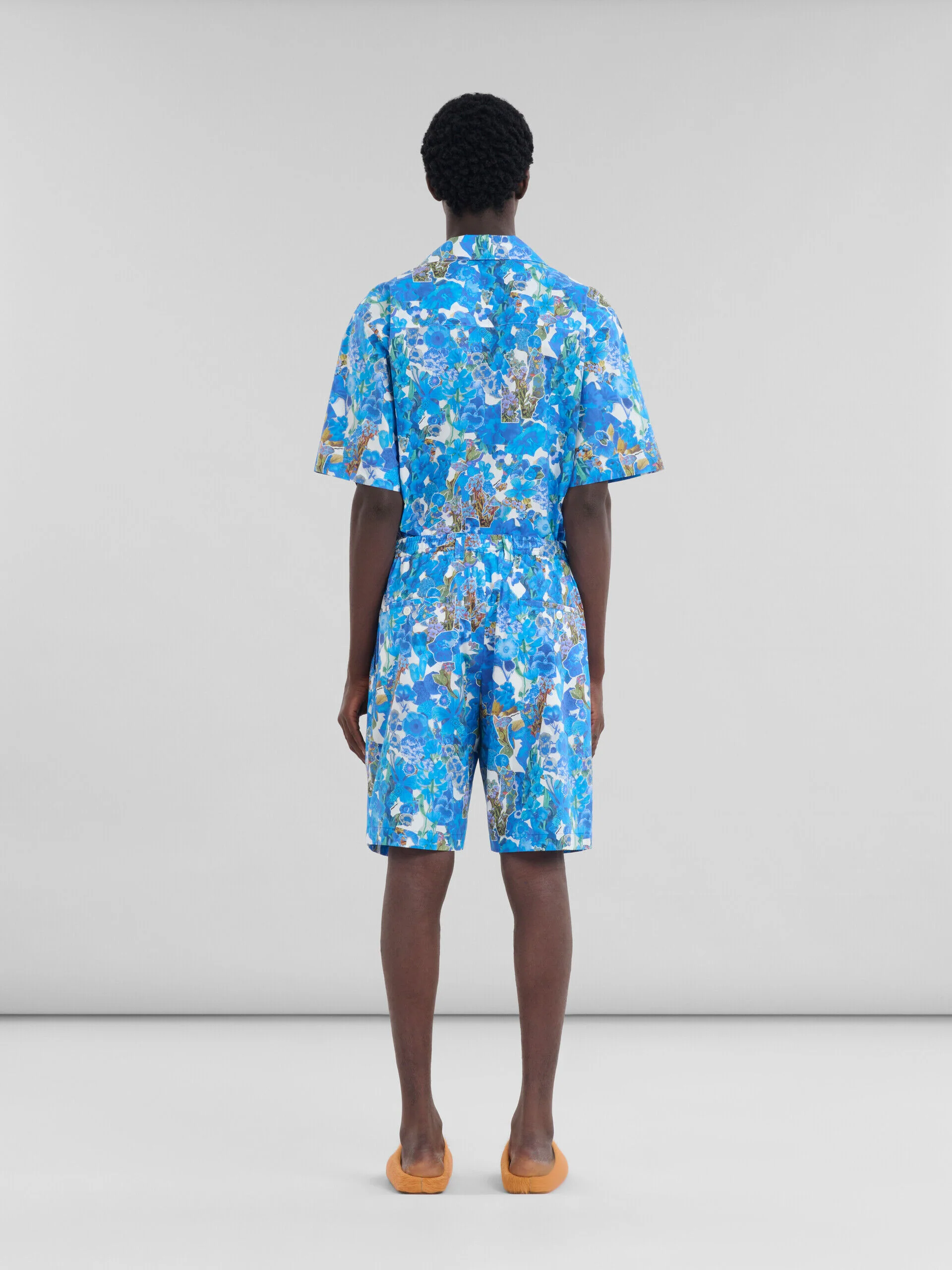 MARNI MEN'S COBALT FLORAL PRINT TAILORED SHORTS - Image 3