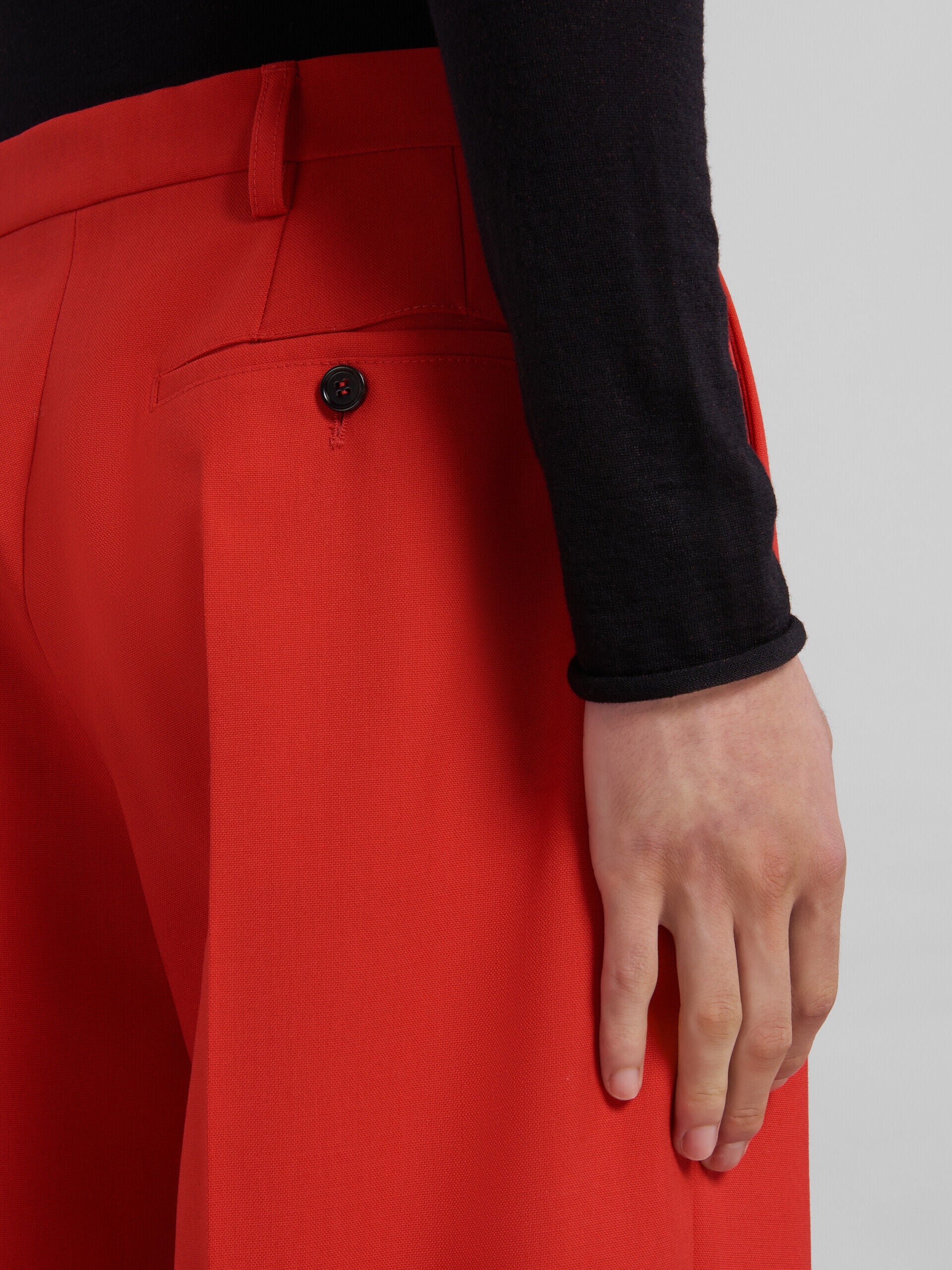 MARNI MEN'S RED TAILORED TROUSERS WITH PLEATS - Image 4