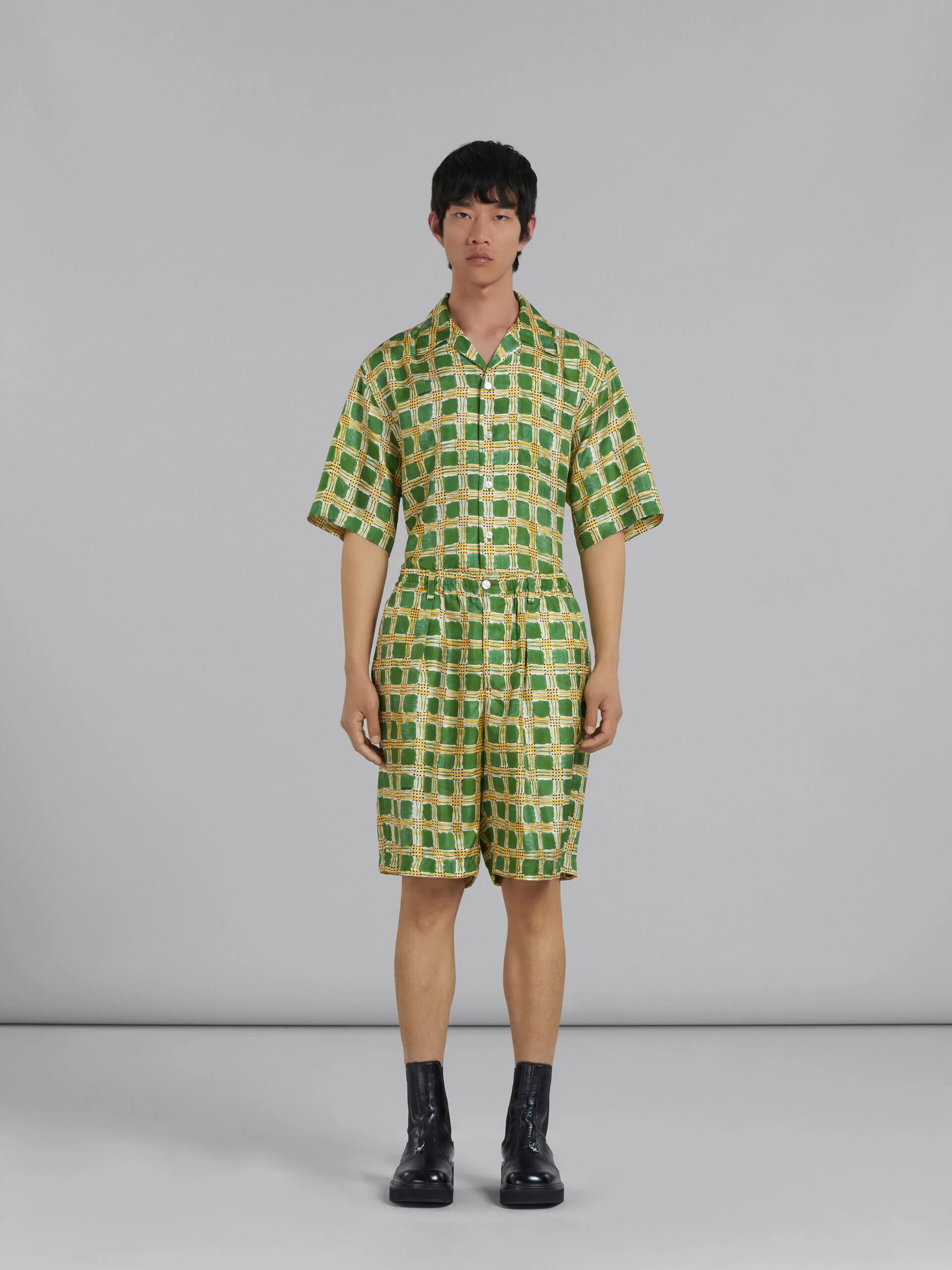 MARNI MEN'S GREEN YELLOW CHECKERED TAILORED SHORTS - Image 2