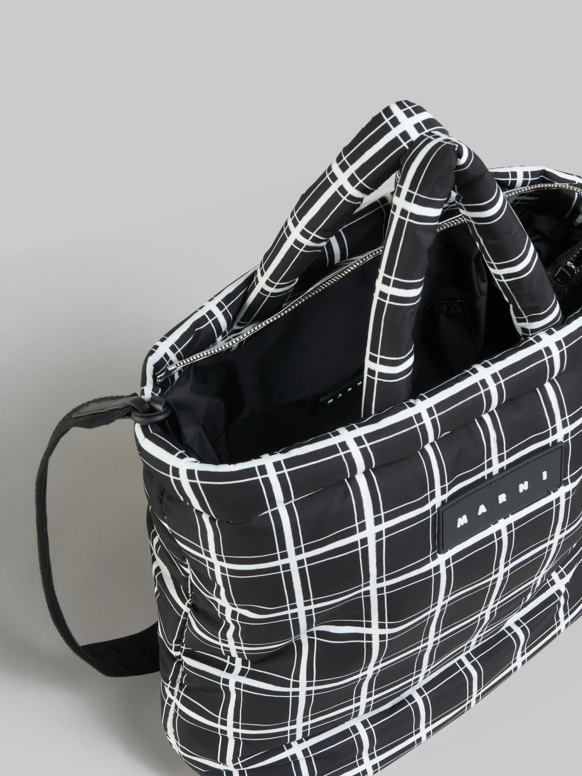 MARNI WOMEN'S BLACK PLAID PADDED TOTE BAG - Image 4