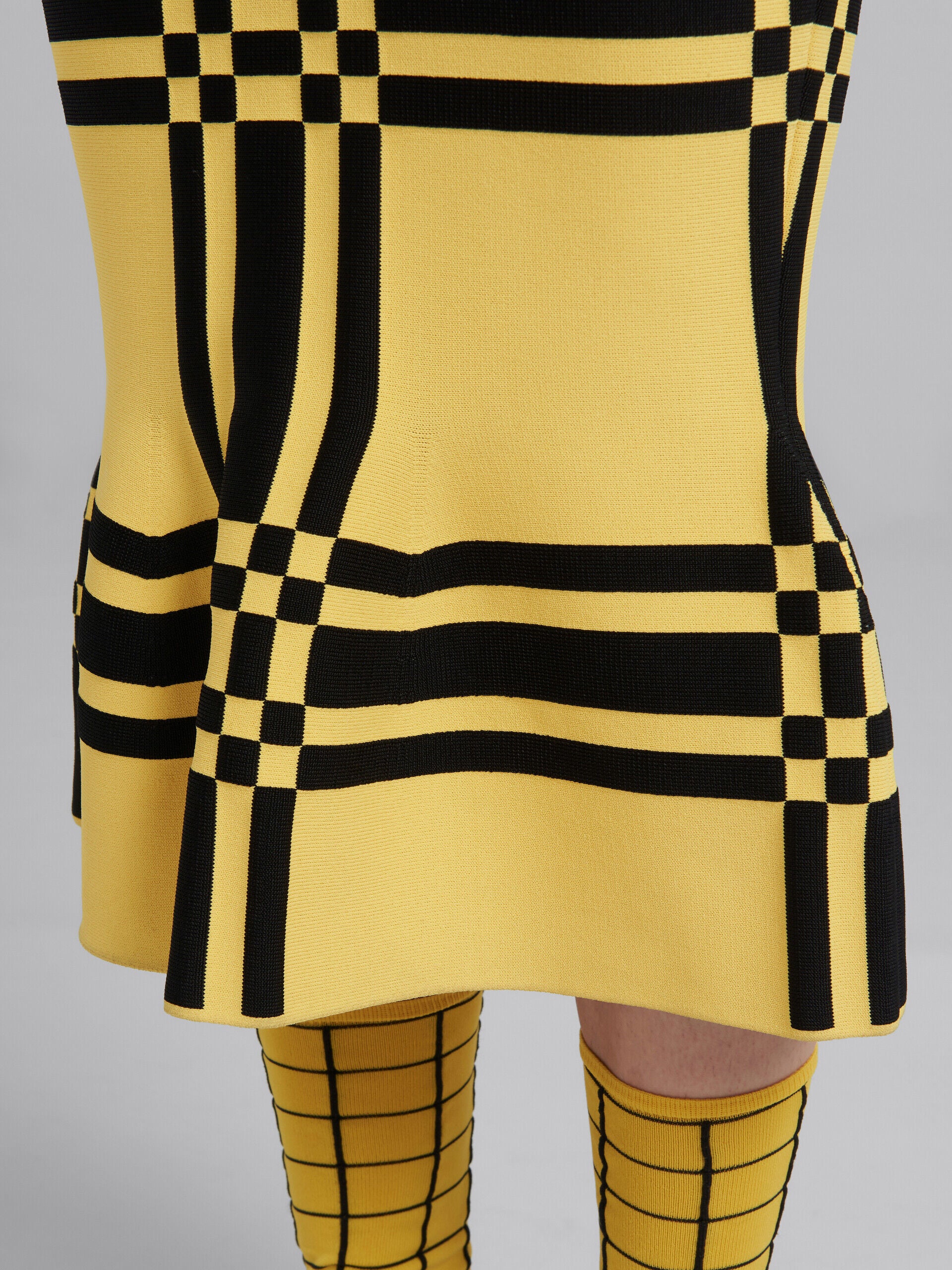 MARNI WOMEN'S YELLOW CHECKERED STRAPLESS DRESS - Image 5