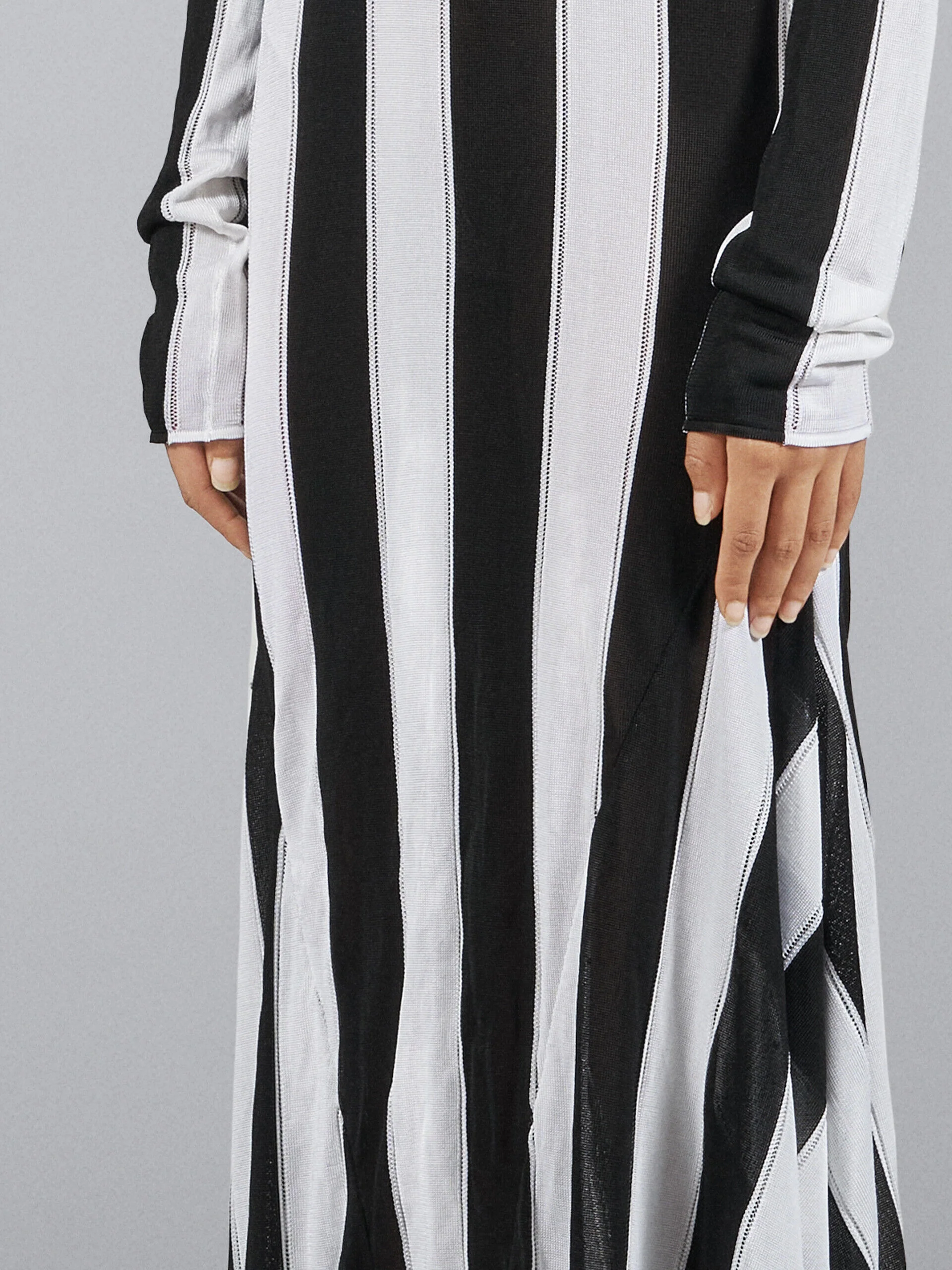 MARNI WOMEN'S BLACK AND WHITE STRIPED DRESS - Image 4