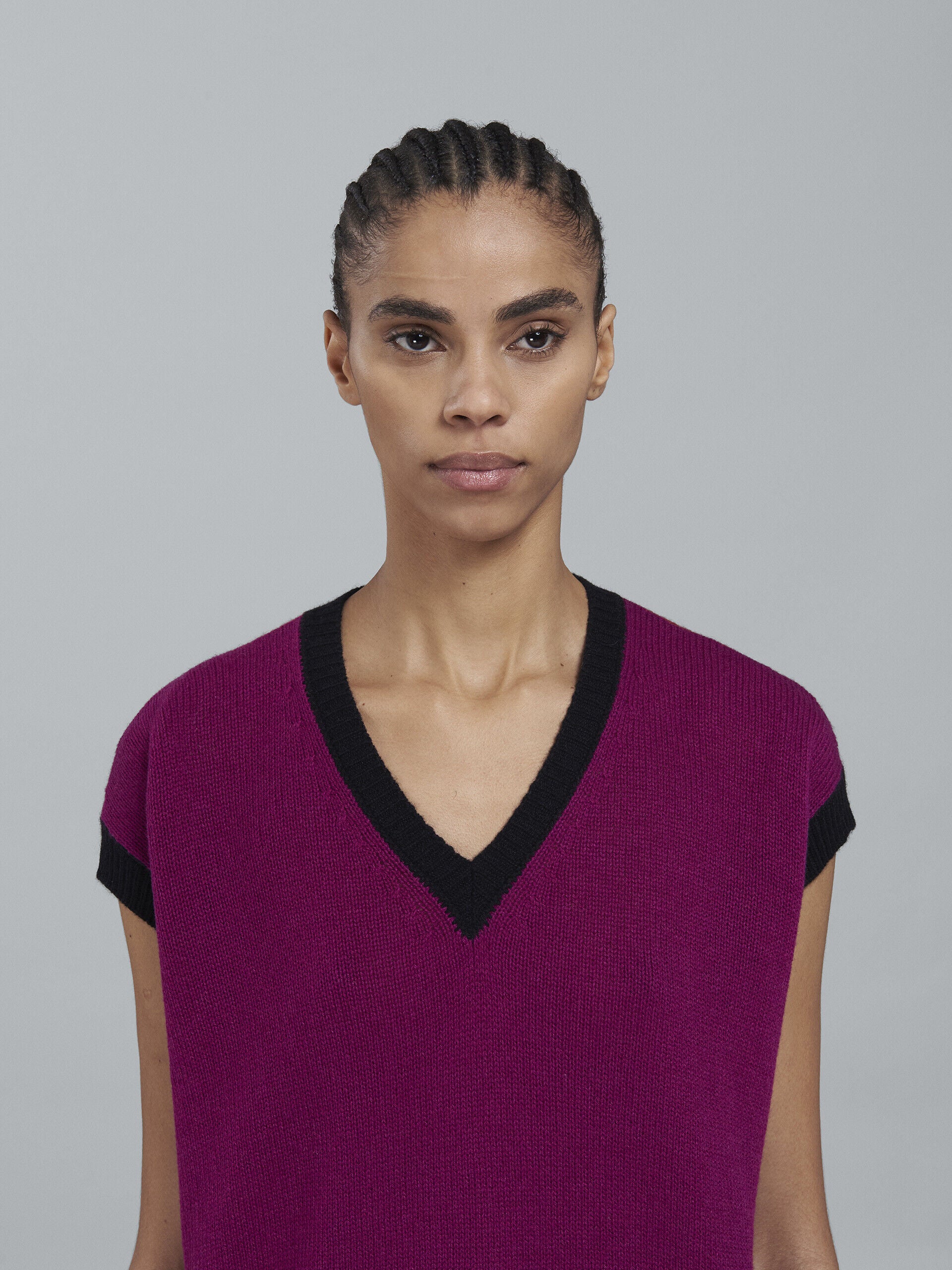 MARNI WOMEN'S DEEP ROSE V-NECK SLEEVELESS SWEATER - Image 4