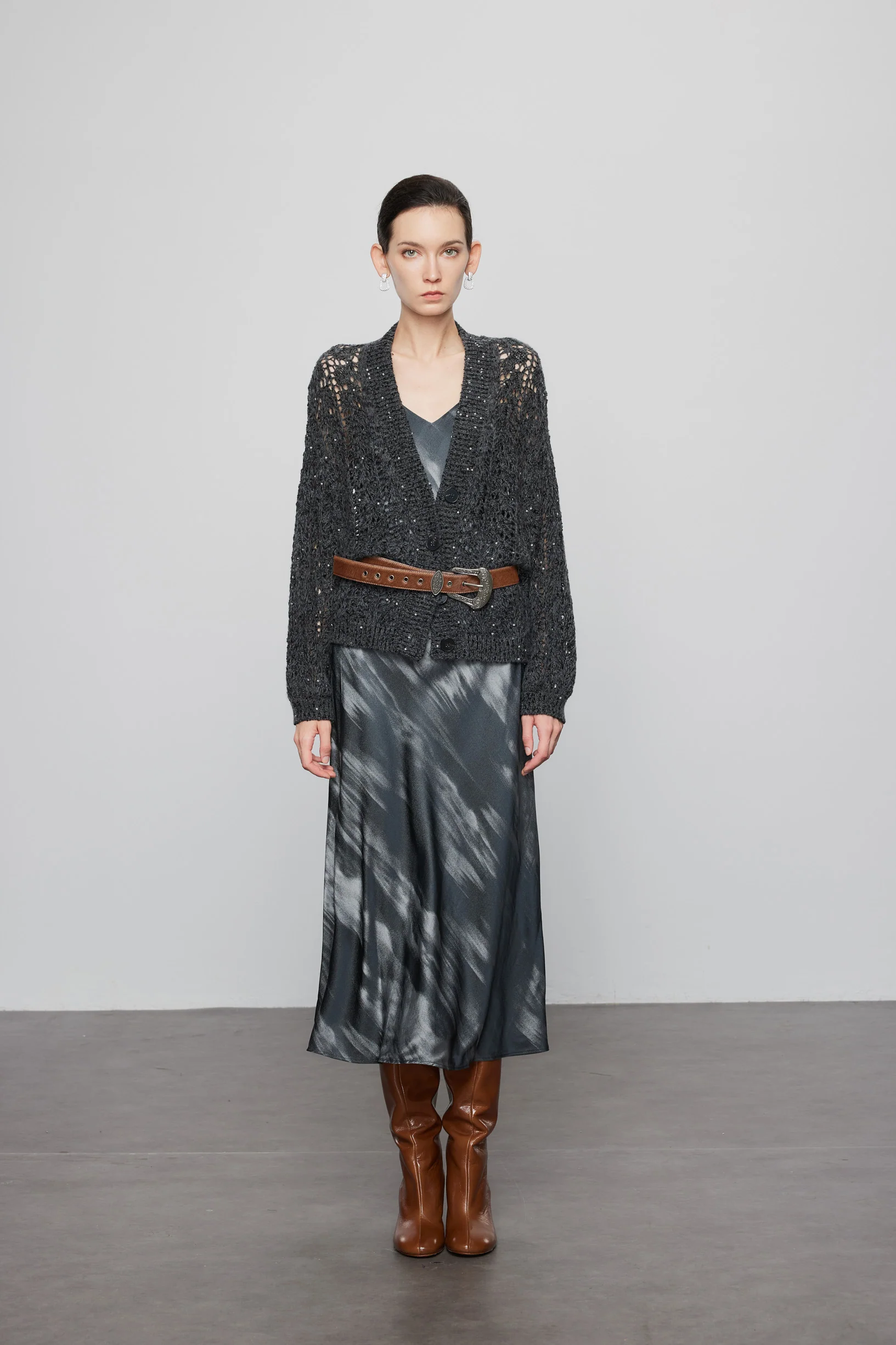 Max Simple Artisanal Crochet Cashmere Cardigan_Dark Grey