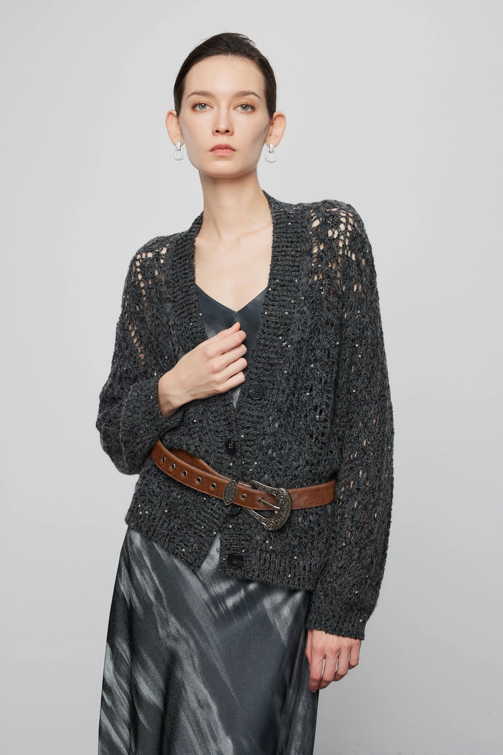 Max Simple Artisanal Crochet Cashmere Cardigan_Dark Grey - Image 3