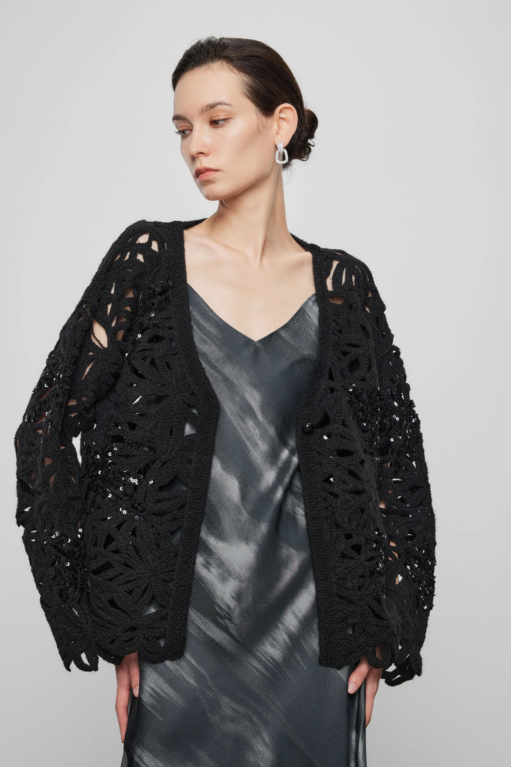Max Simple Beaded Crochet Cardigan Black - Image 2