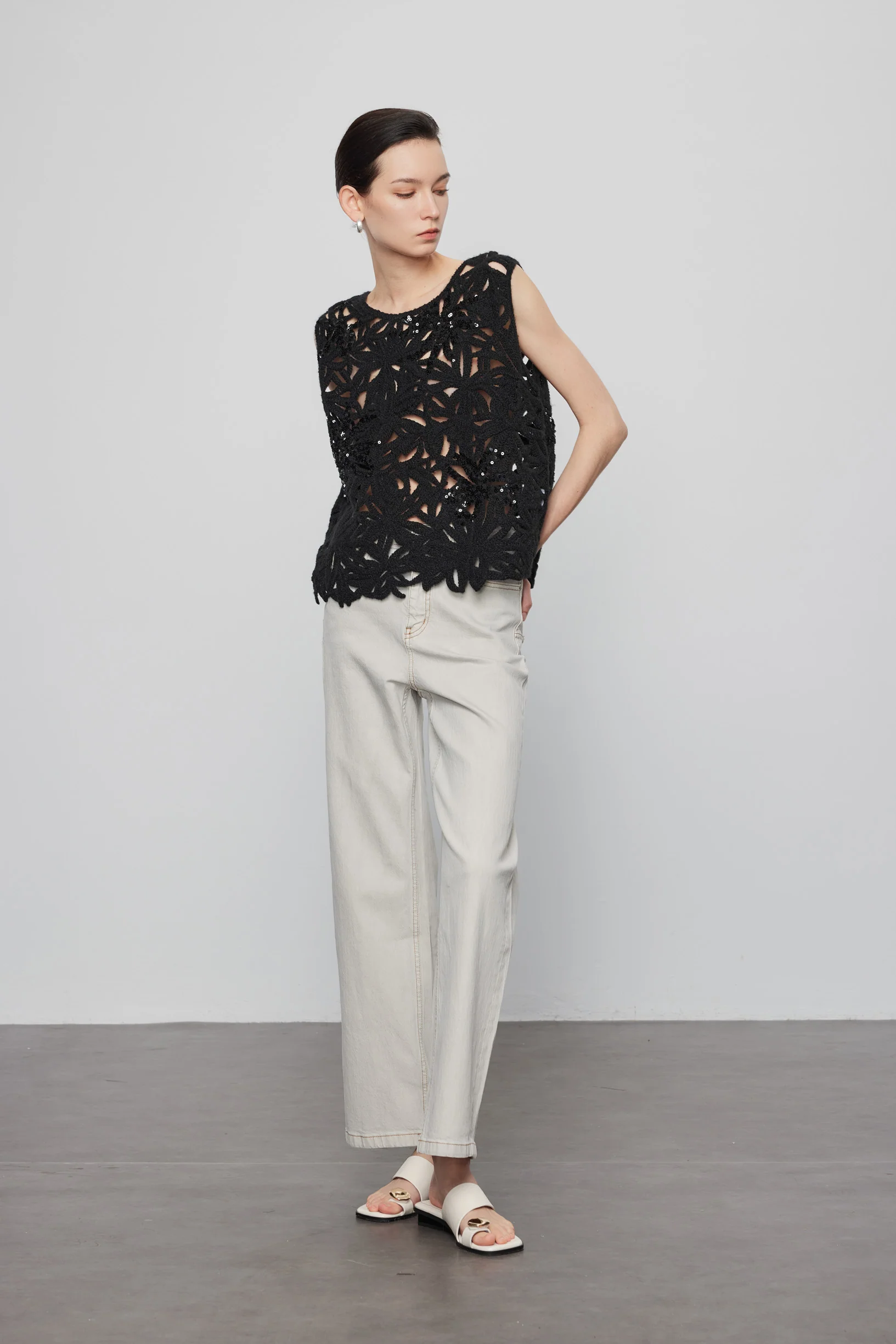 Max Simple Beaded Crochet Vest Black