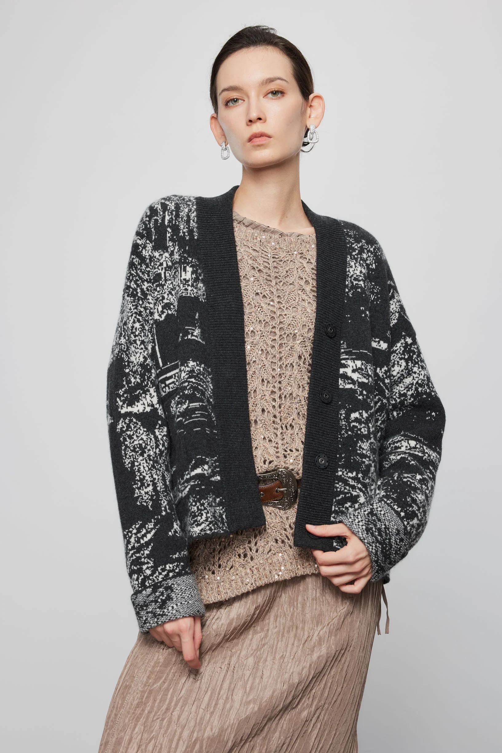 Max Simple Casual Cashmere Cardigan_Black - Image 2
