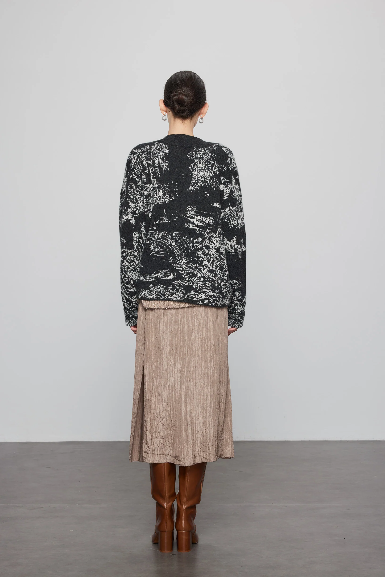Max Simple Casual Cashmere Cardigan_Black - Image 4