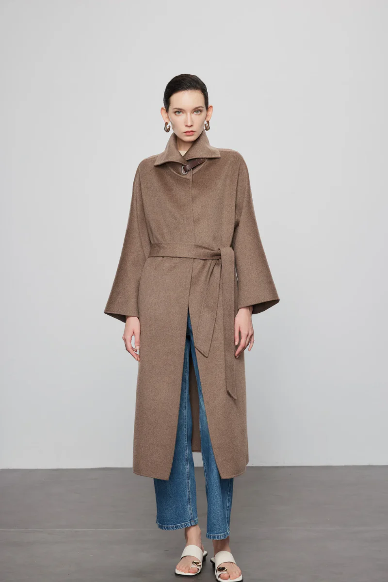 Max Simple
Extraordinary Undyed Cashmere Long Coat-Deep Natural-Tone