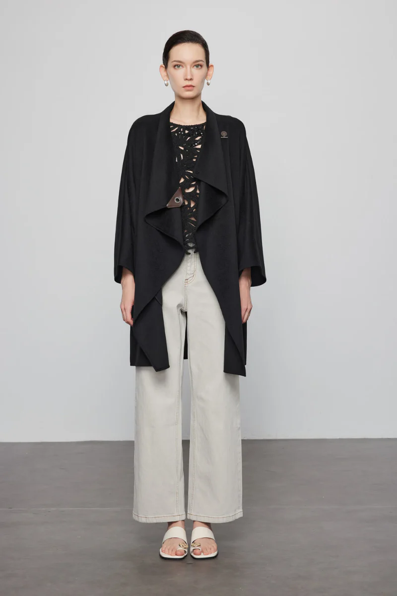 Max Simple
Featherlight Oversized Coat-Black