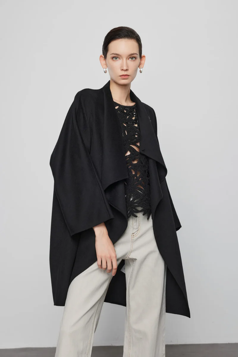 Max Simple
Featherlight Oversized Coat-Black - Image 3