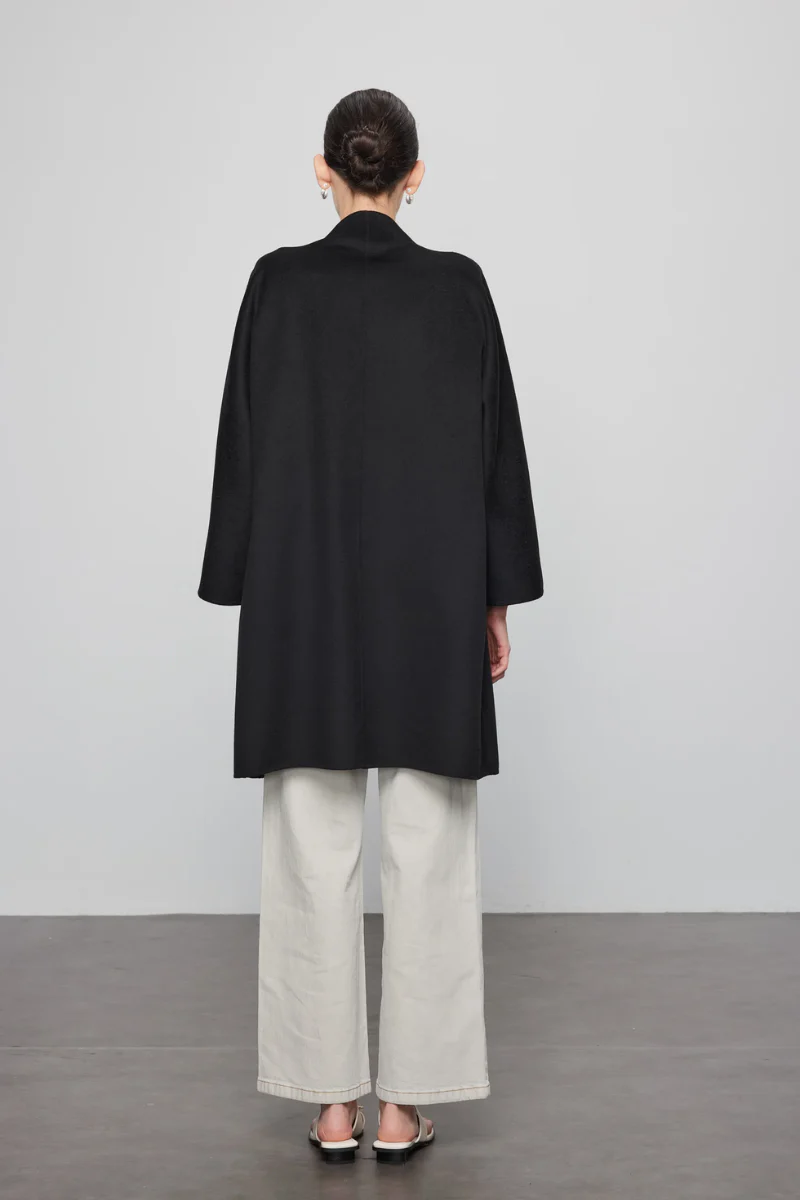 Max Simple
Featherlight Oversized Coat-Black - Image 4