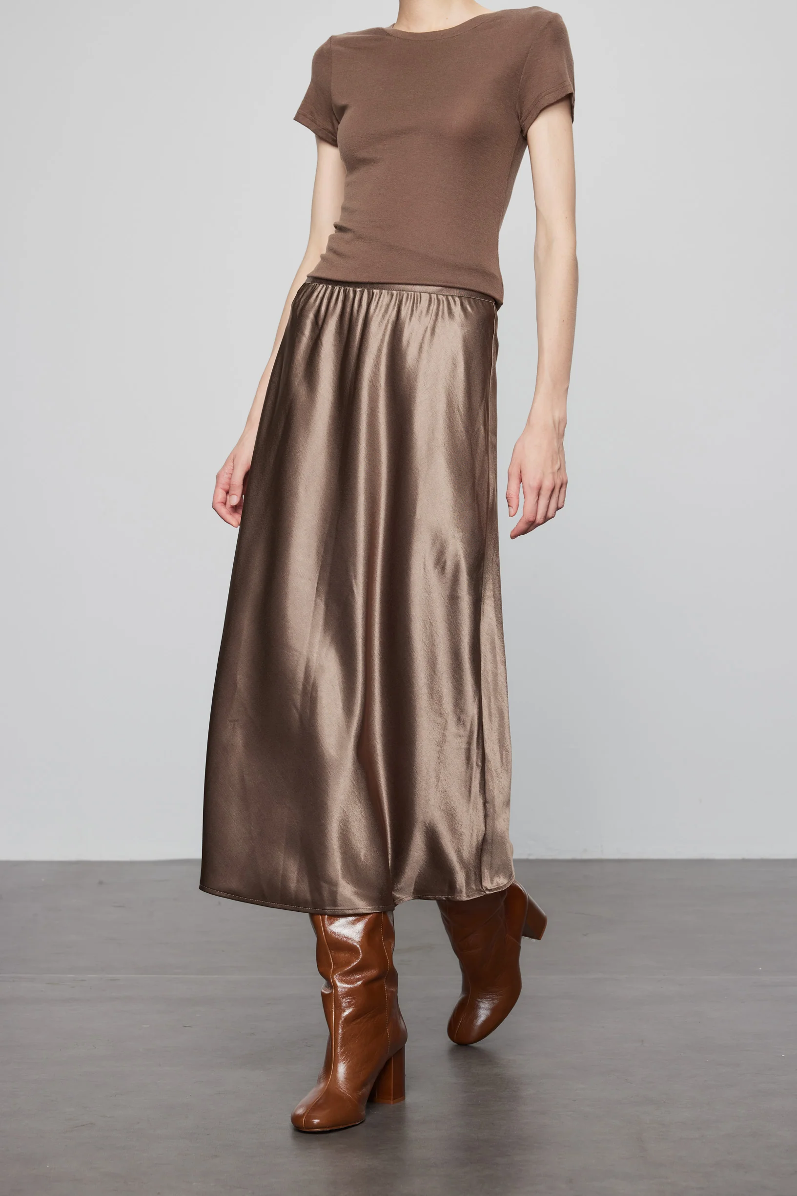 Max Simple Glossy Skirt Coffee - Image 2