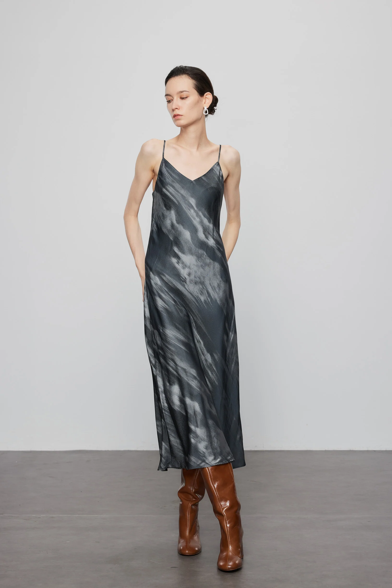 Max Simple Landscape Watercolor Print Silk Slip Dress Black - Image 2