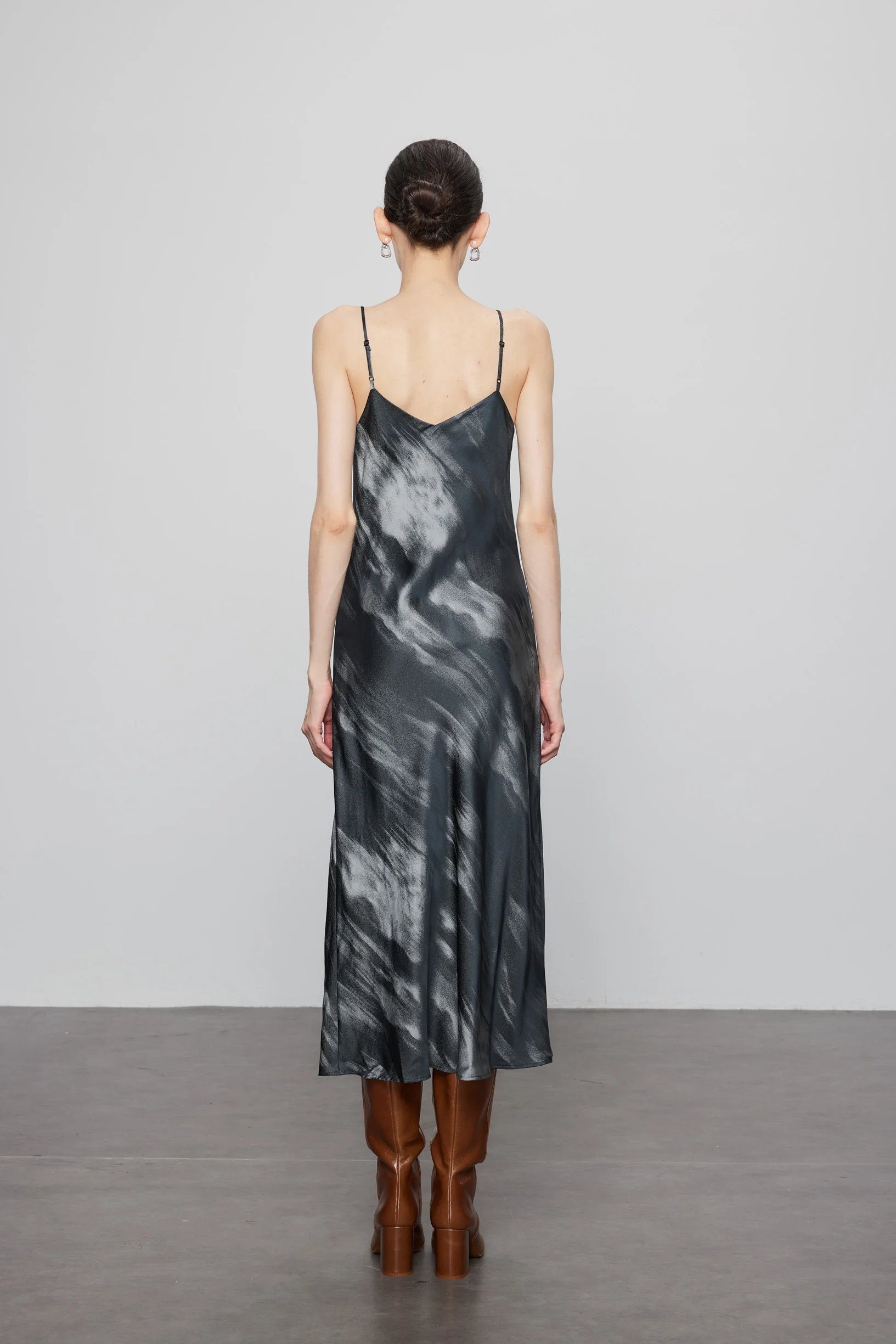 Max Simple Landscape Watercolor Print Silk Slip Dress Black - Image 3