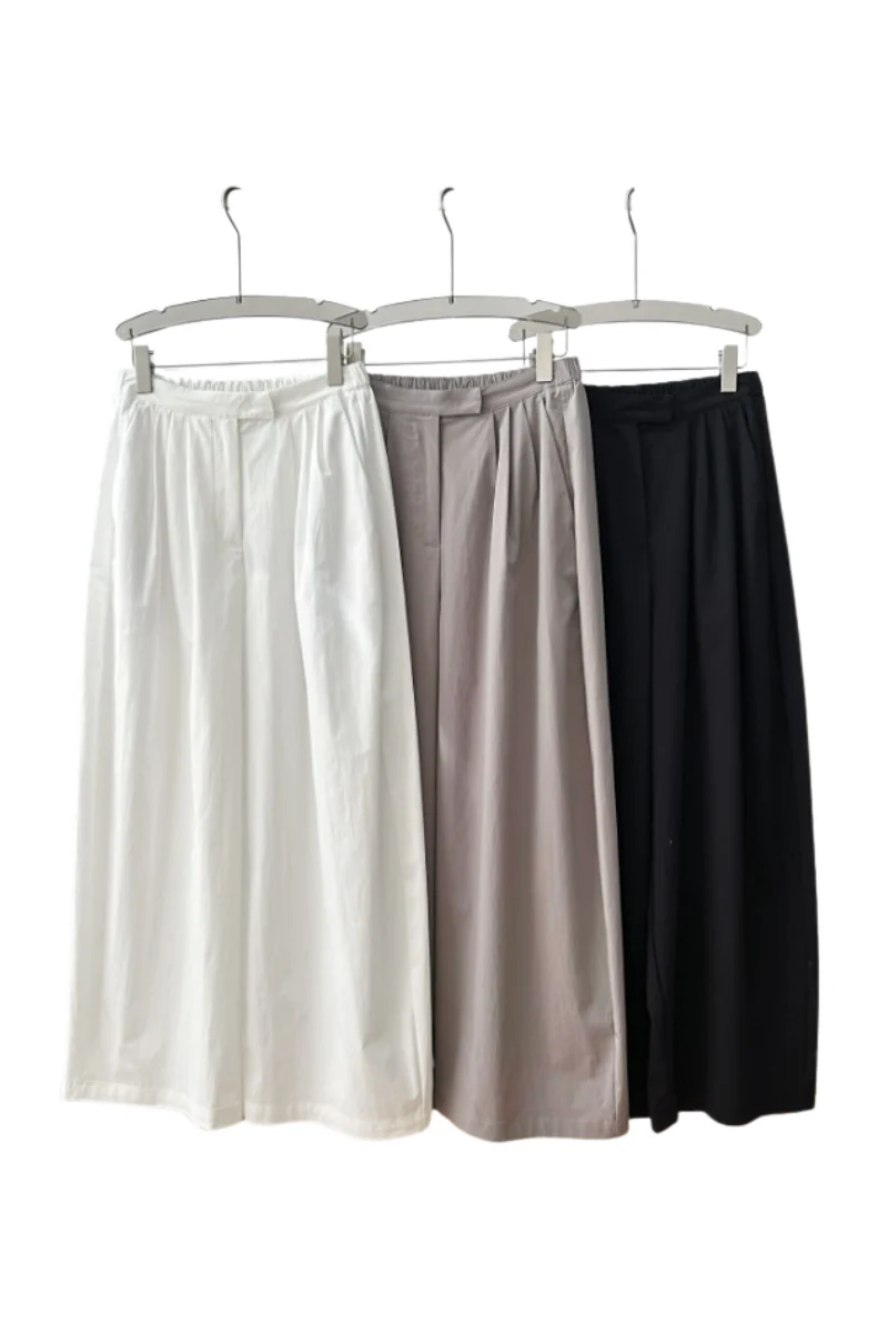 Max Simple Paper Bag Pull on Light Grey