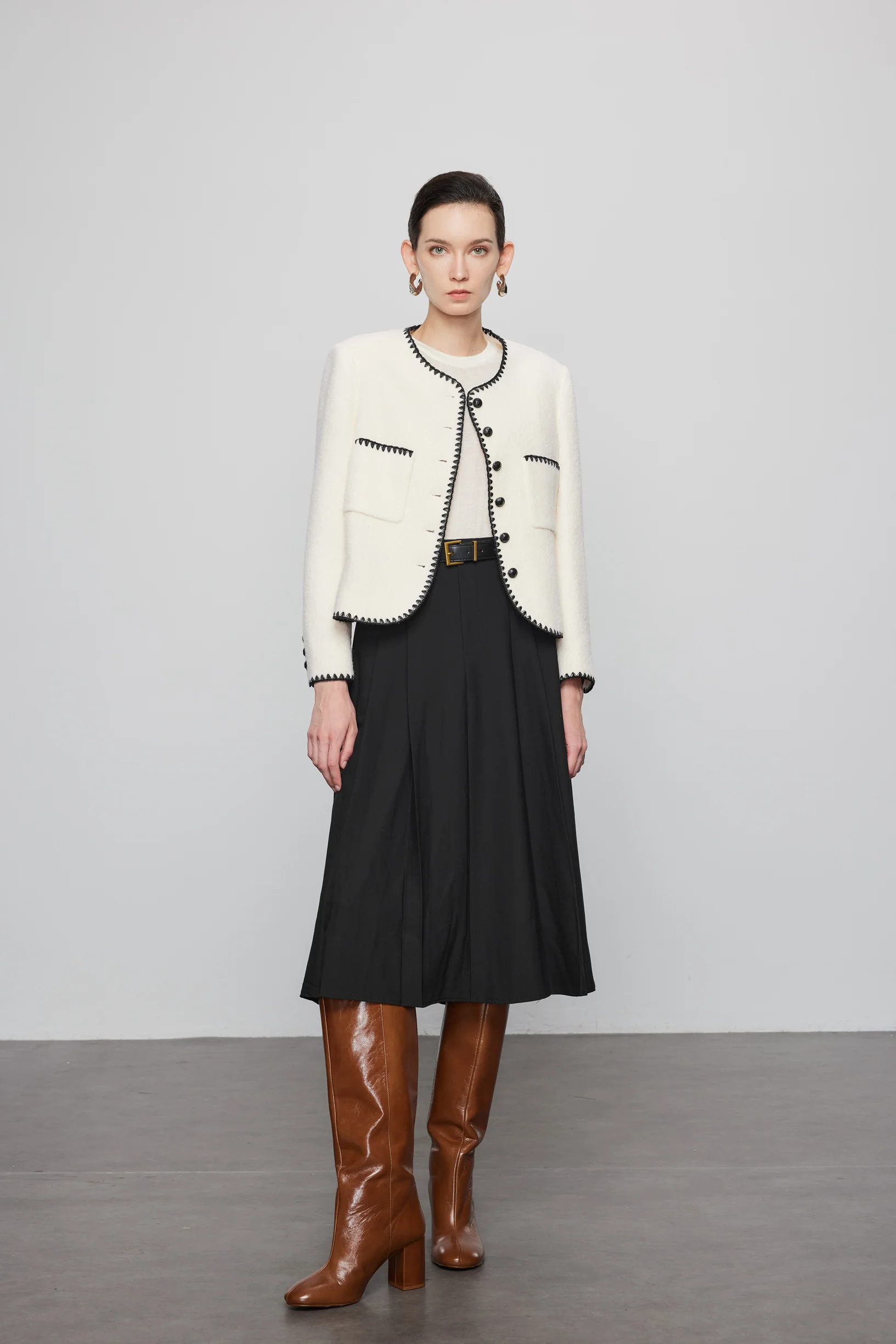 Max Simple Pleated Skirt Black - Image 2