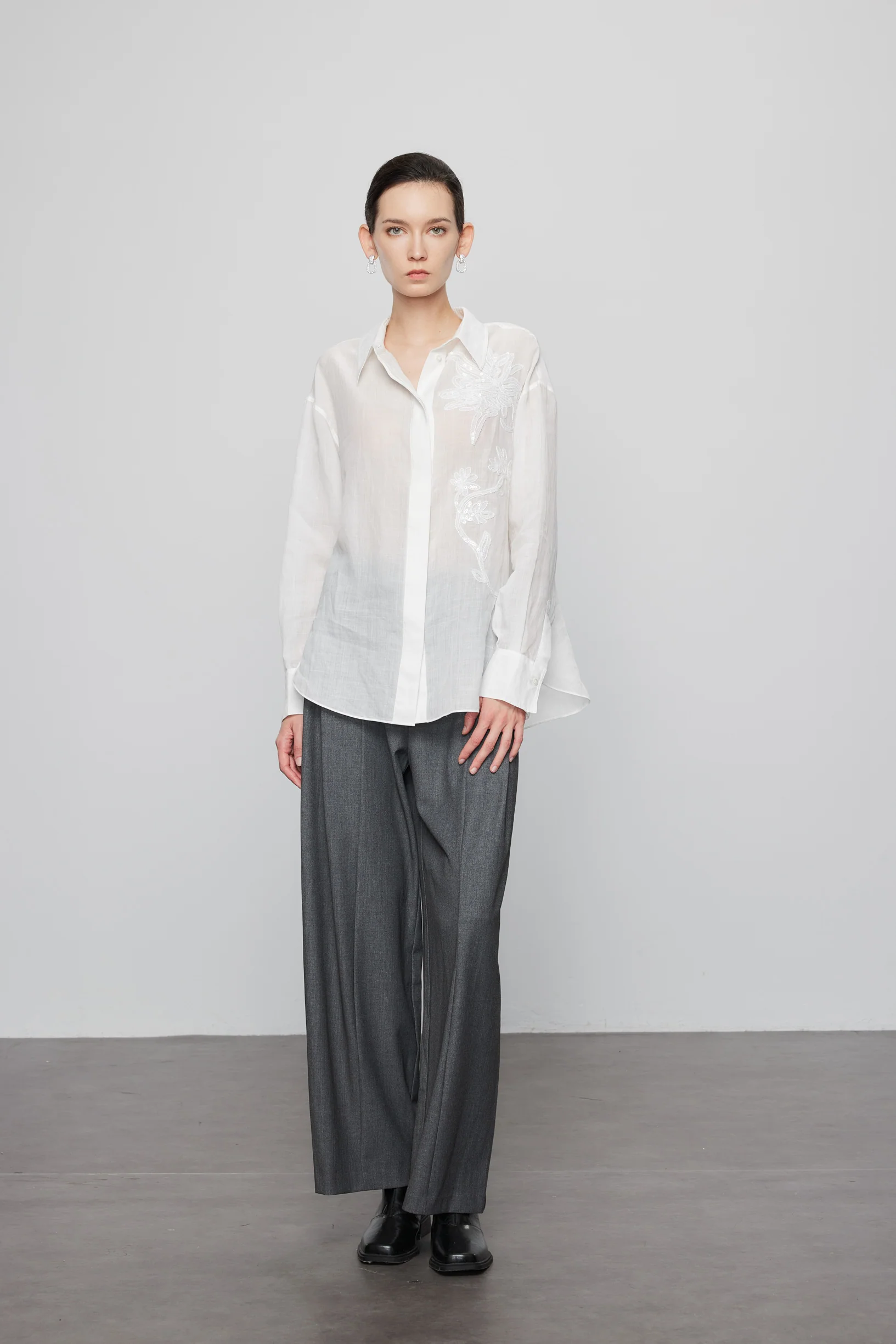 Max Simple Ramie Embroidered Shirt White