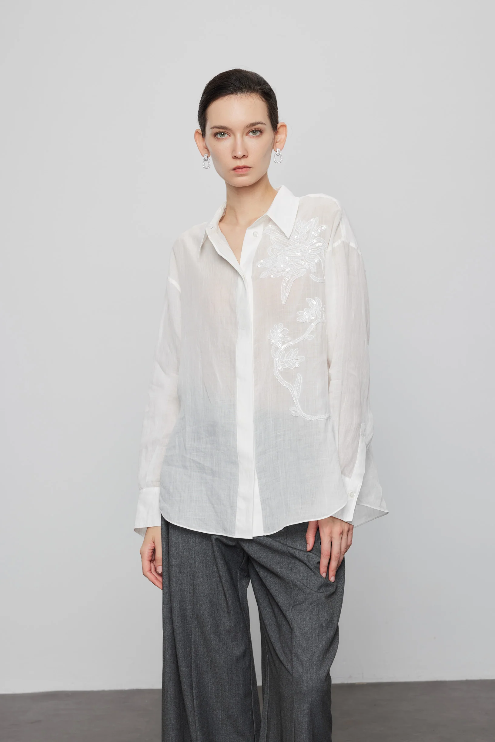 Max Simple Ramie Embroidered Shirt White - Image 2