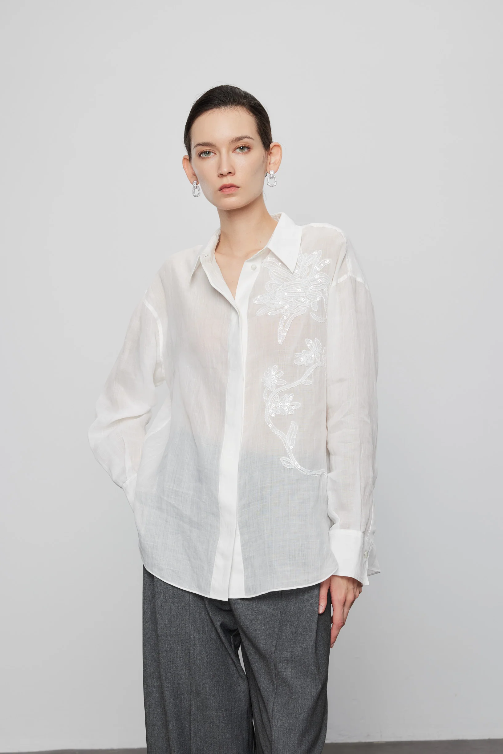 Max Simple Ramie Embroidered Shirt White - Image 3