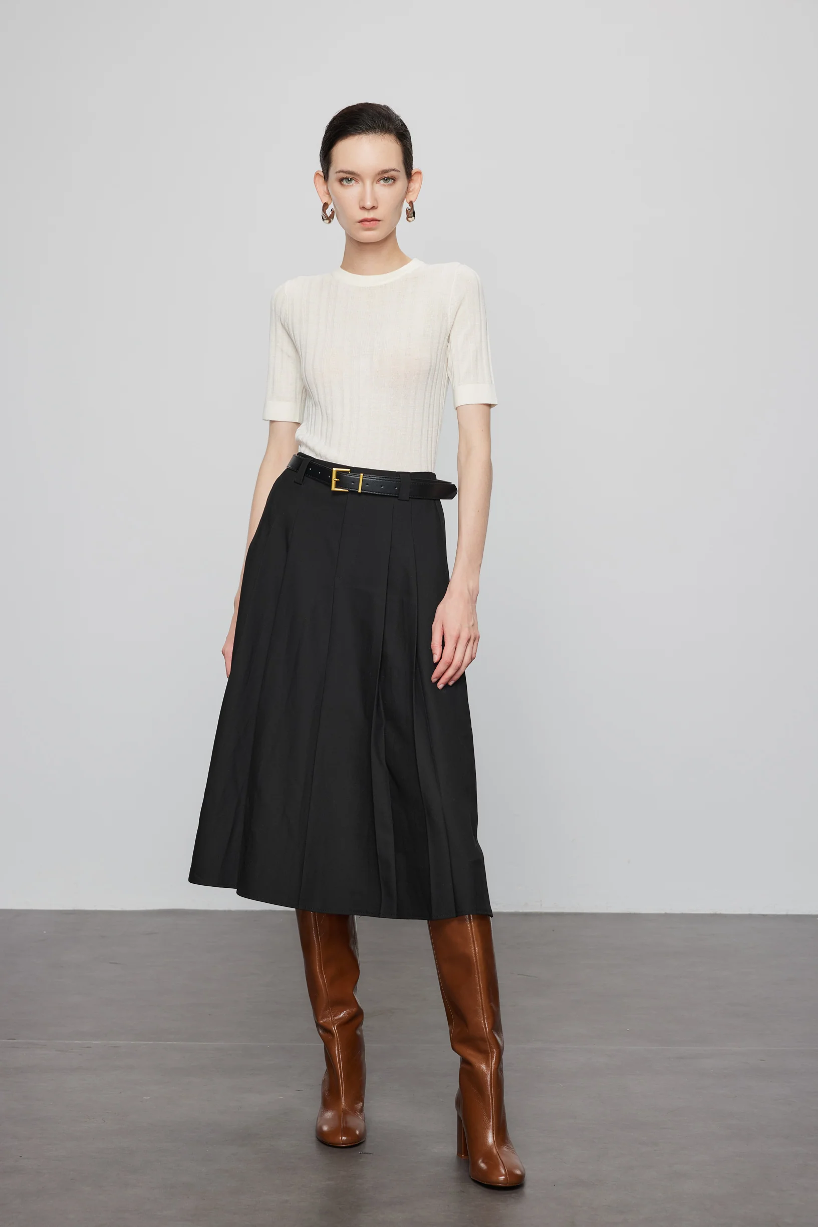 Max Simple Round Wool Short-Sleeve Top White