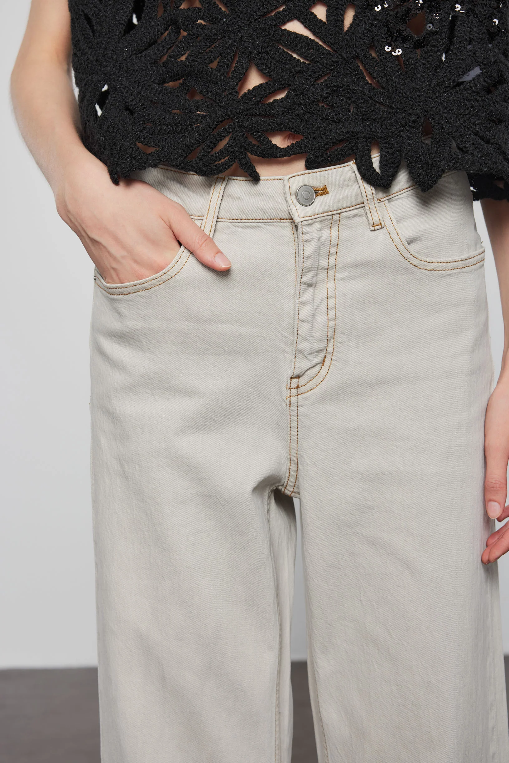 Max Simple Straight Jeans Light Grey - Image 4
