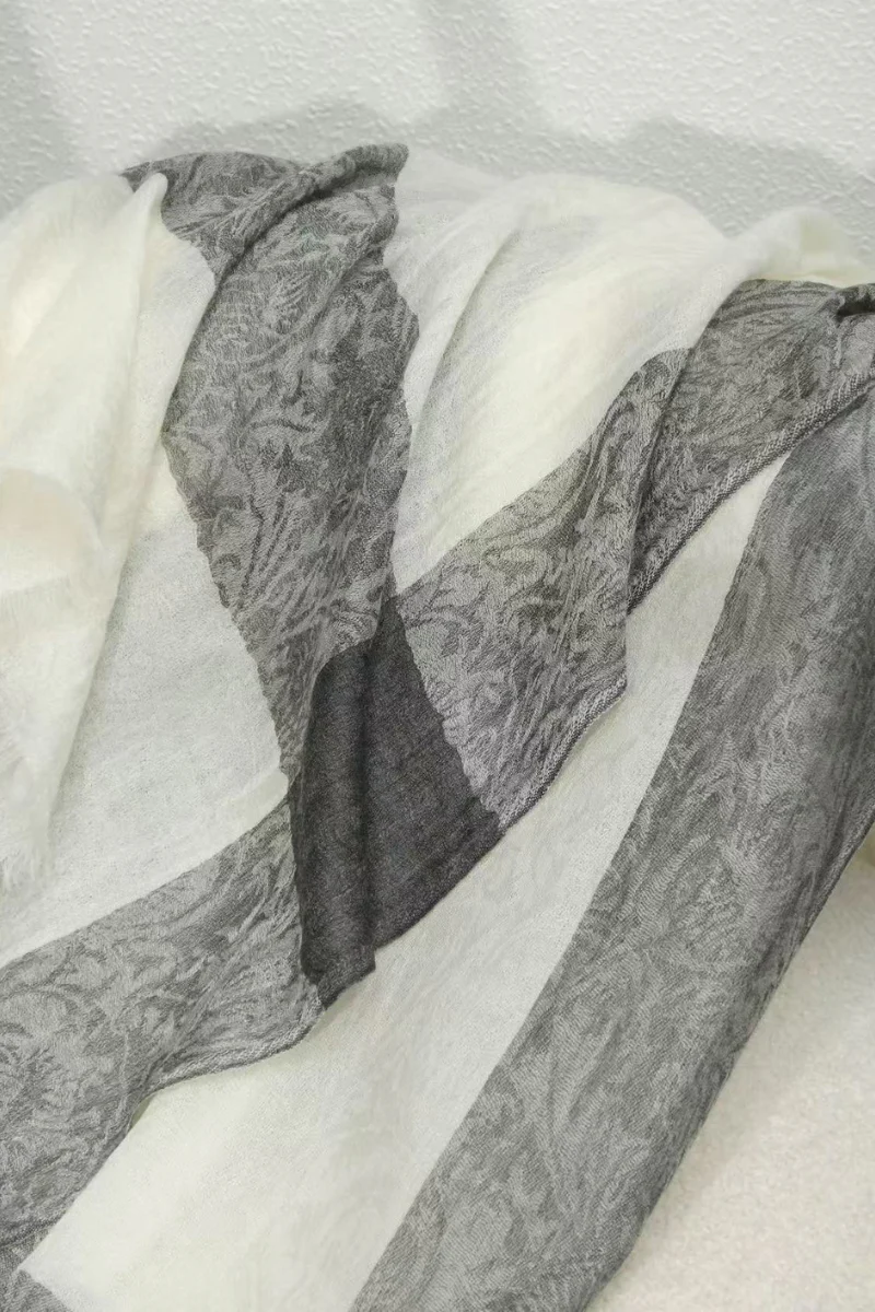 Max Simple Thistle Jacquard Woven Shawl Grey - Image 4