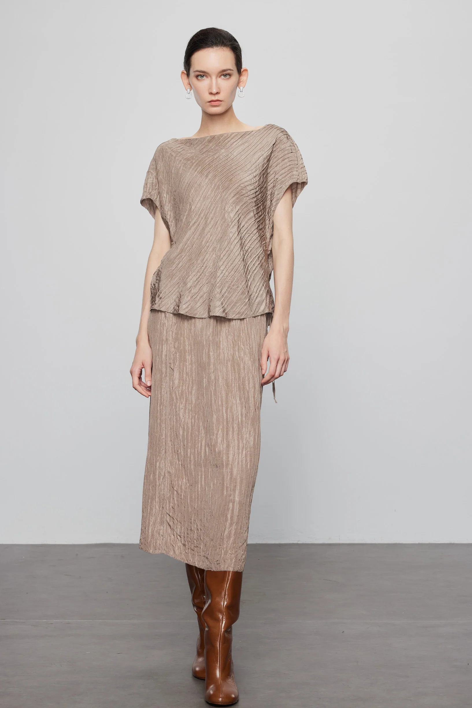 Max Simple Woodgrain Pleated Silk Top Champagne