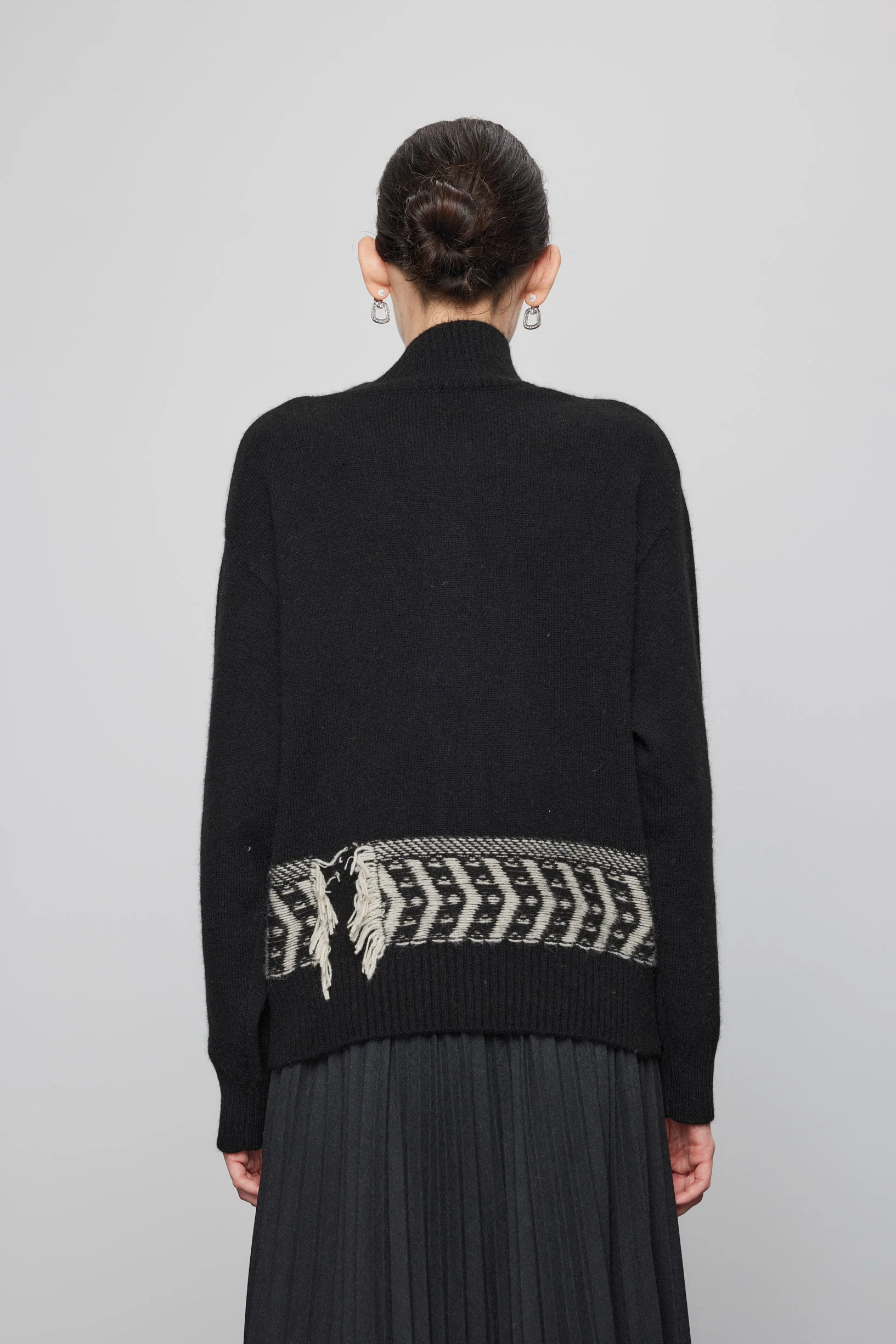 Max Simple Wool-Yak Blend Fringe Sweater_Black - Image 3