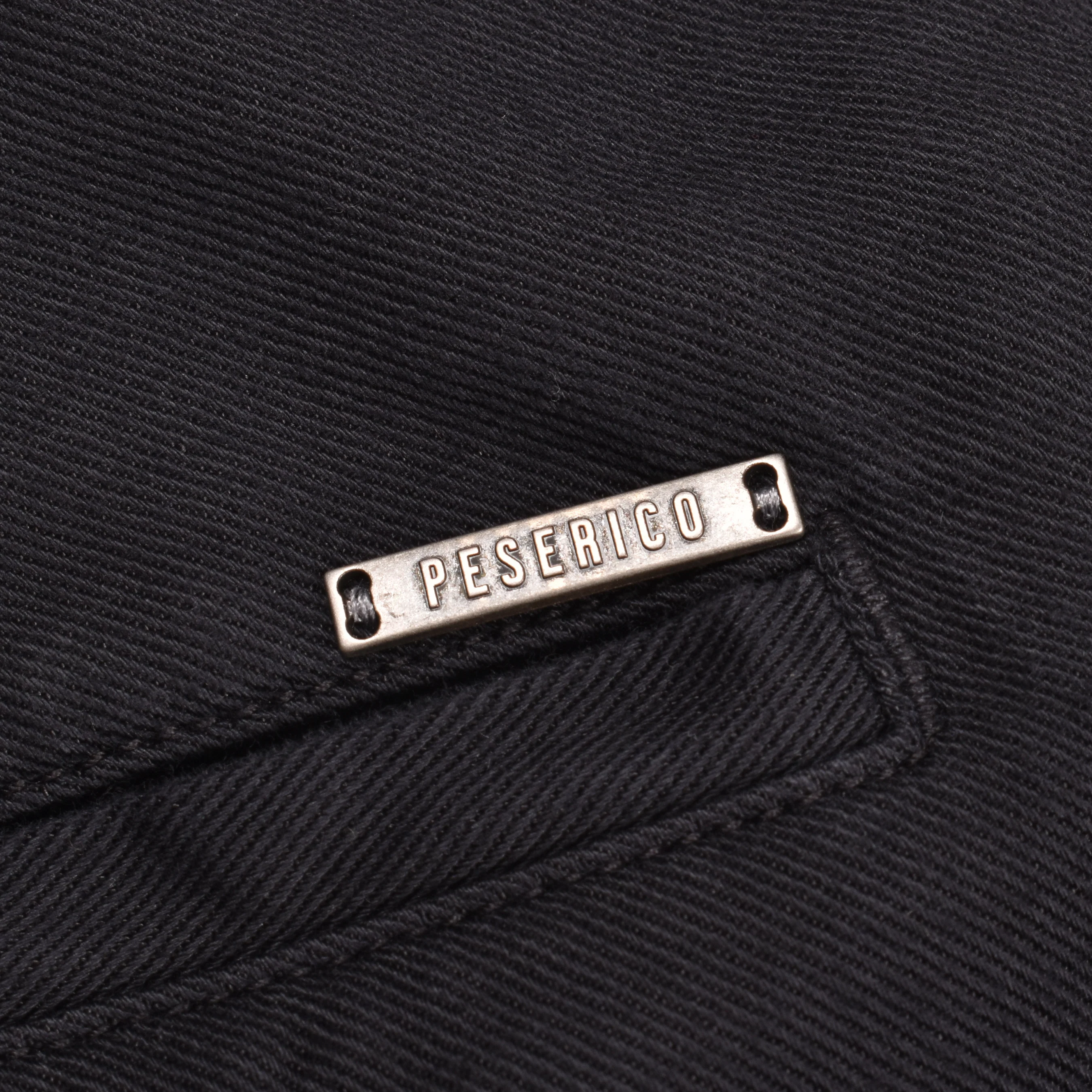 PESERICO MEN'S DARK NAVY BERMUDA SHORTS - Image 5