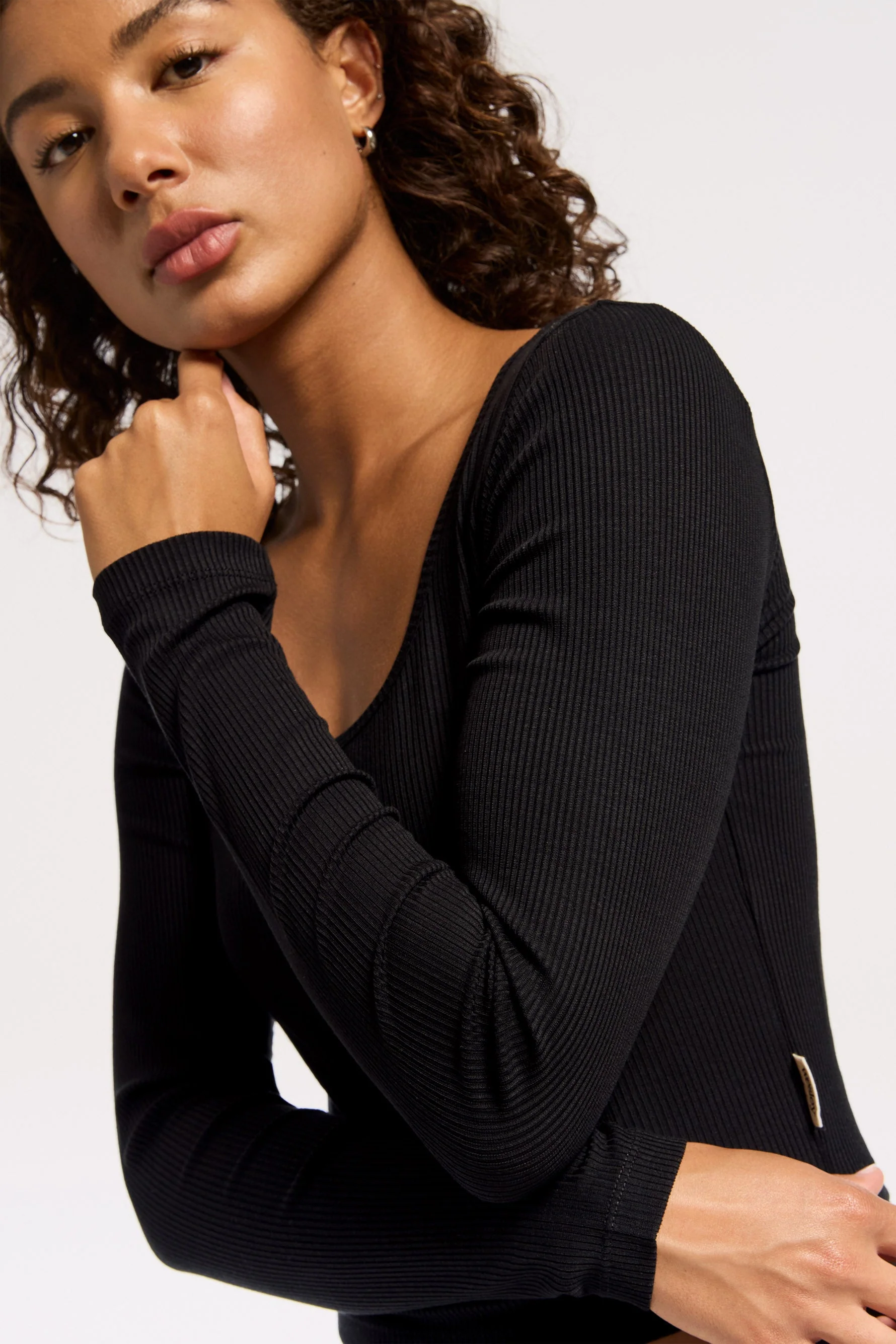 BANDIER Rivington Ribbed Long Sleeve Scoop Neck Crop Top BW202204- Black - Image 3