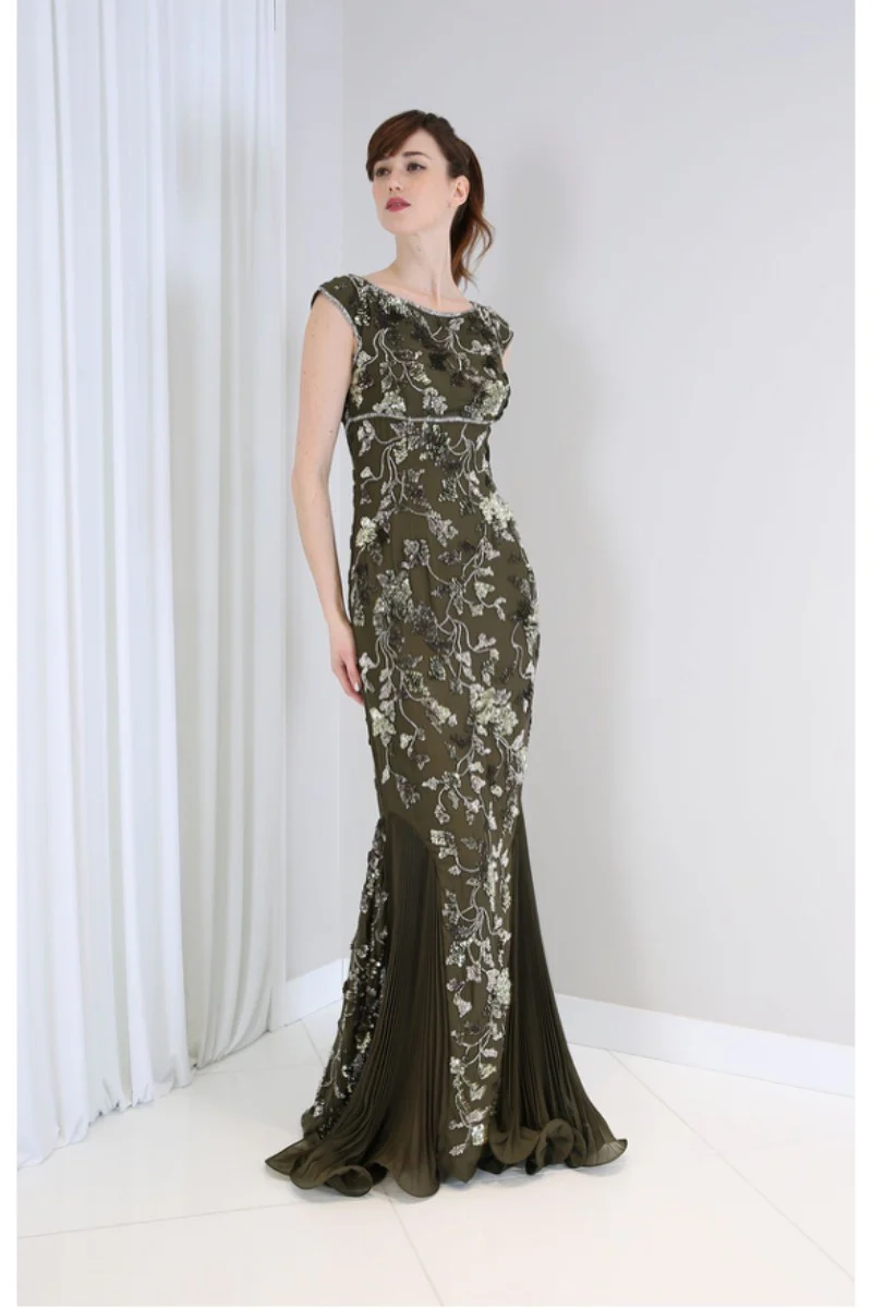 RyanAnn Gown
#1303
(HAVE ONE IN GREEN, ONE IN OFF-WHITE)